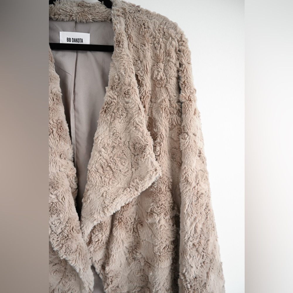 BB Dakota Faux Fur Coat - Picture 5 of 7
